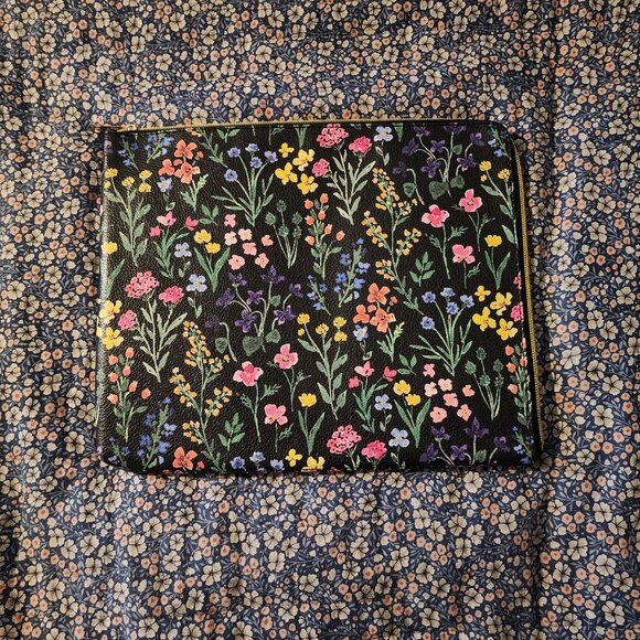 NWOT Floral Tech Sleeve - Picture 1 of 2
